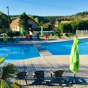 La Colline Aux Chalets, Jaccuzi, Sauna Saint-Chamarand
